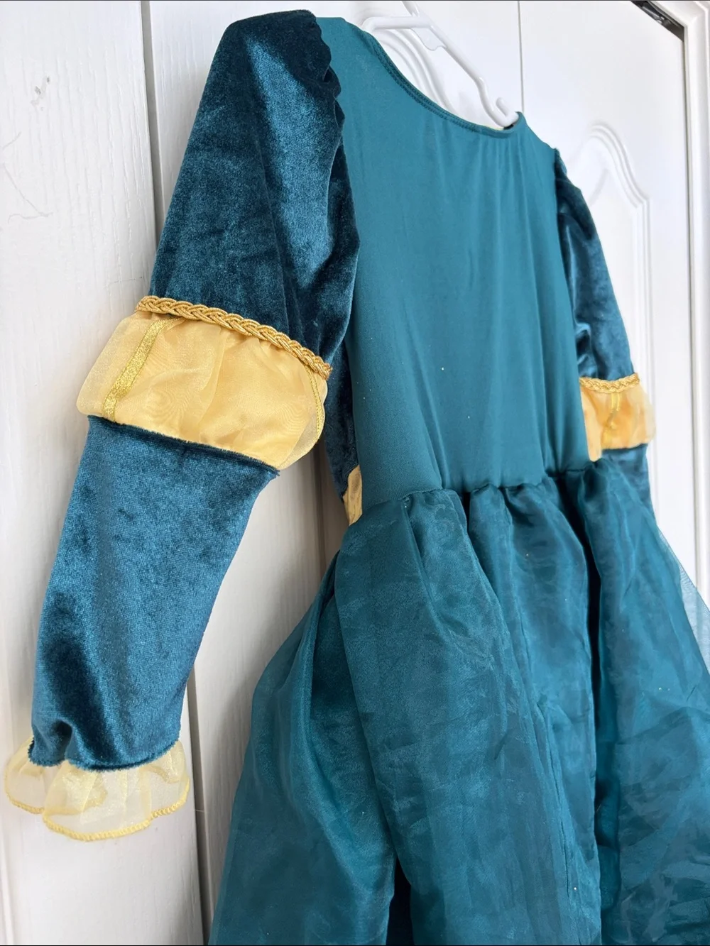 Disney Store Parks Brave Merida Green and Gold Princess Costume Dress 4